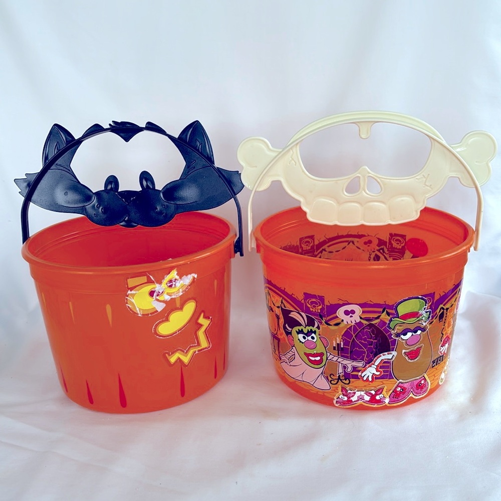 2PACK Slightly Used Reusable HALLOWEEN  Plastic Trick-Or-Treat Basket